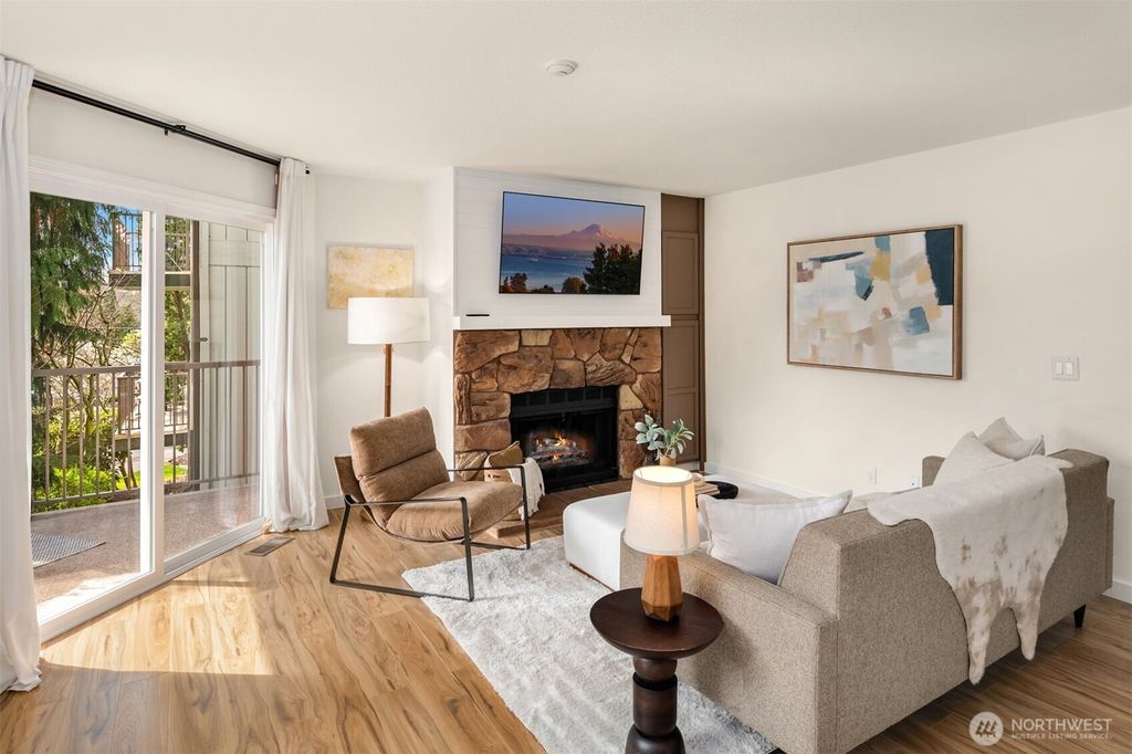 Photo of 18003 108th Avenue NE #B2, Bothell, WA 98011 (MLS # 2485895)