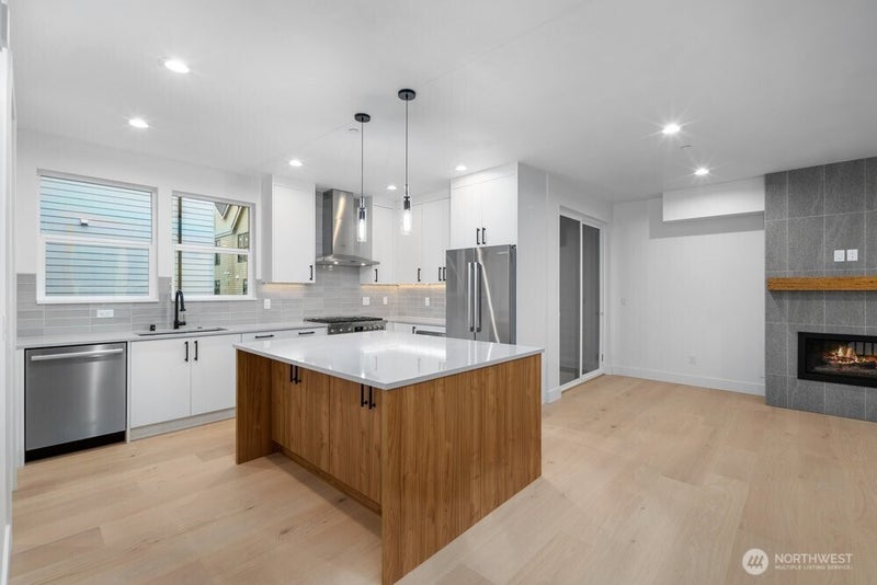 695 NW Locust ST (Homesite #9)