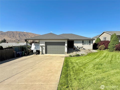 Photo of 634 S Lincoln Place, East Wenatchee, WA 98802 (MLS # 2583707)