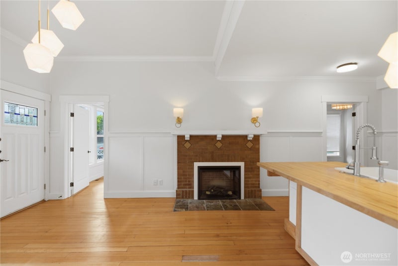 145 Park Avenue N