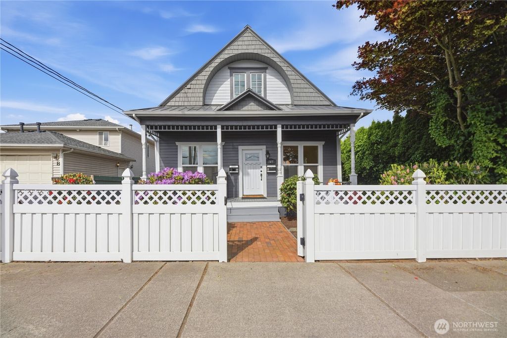 Photo of 145 Park Avenue N, Renton, WA 98057 (MLS # 2519030)