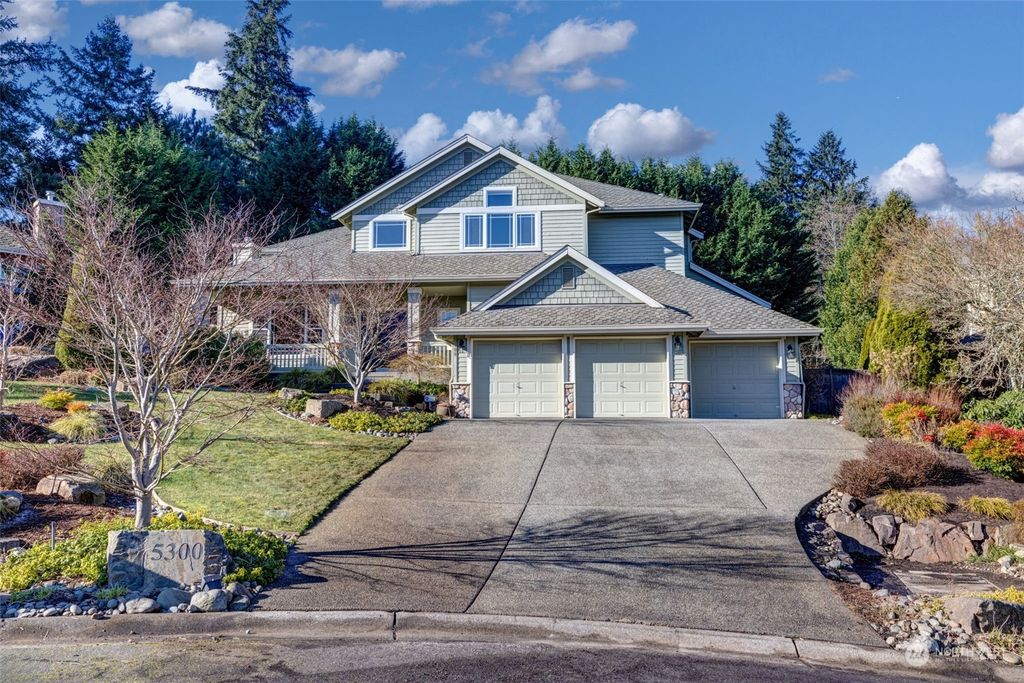 Photo of 5300 NE 23rd Court, Renton, WA 98059 (MLS # 2326034)