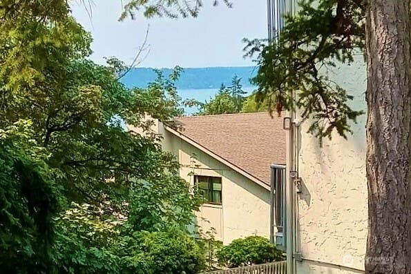 Photo of 1249 SW 132nd Lane #1224, Burien, WA 98146 (MLS # 2565276)