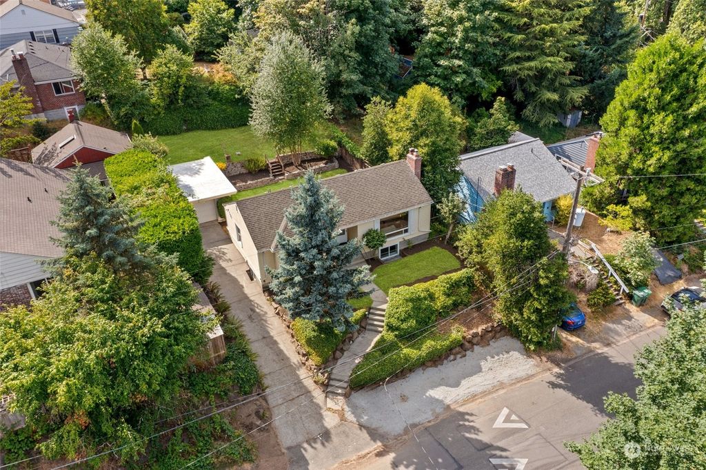 Photo of 9009 20th Avenue NE, Seattle, WA 98115 (MLS # 2297506)