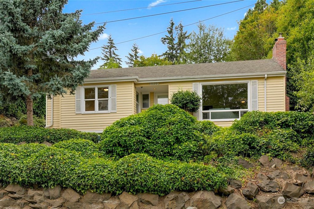 Photo of 9009 20th Avenue NE, Seattle, WA 98115 (MLS # 2297506)