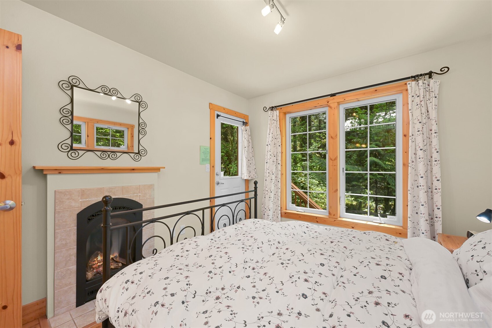 Deming, Washington 98244, United States, 2 Bedrooms Bedrooms, ,2 BathroomsBathrooms,Residential,Active,135779