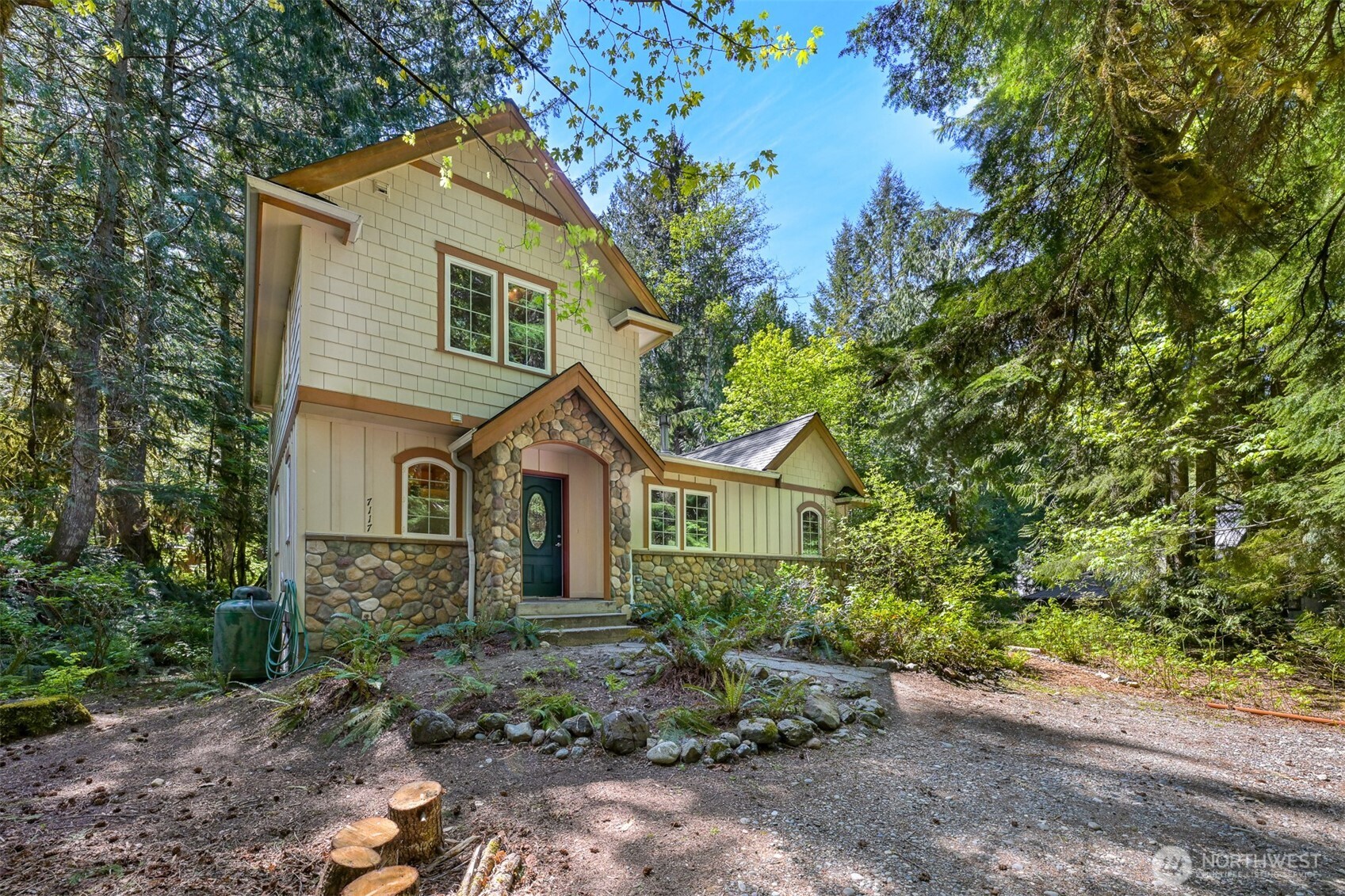 Deming, Washington 98244, United States, 2 Bedrooms Bedrooms, ,2 BathroomsBathrooms,Residential,Active,135779