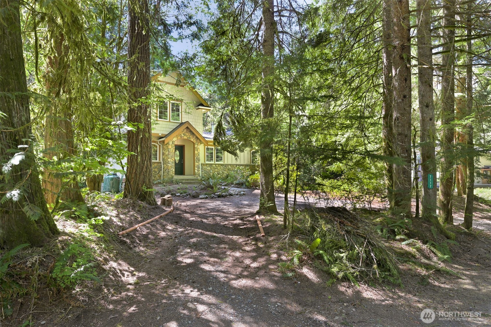 Deming, Washington 98244, United States, 2 Bedrooms Bedrooms, ,2 BathroomsBathrooms,Residential,Active,135779