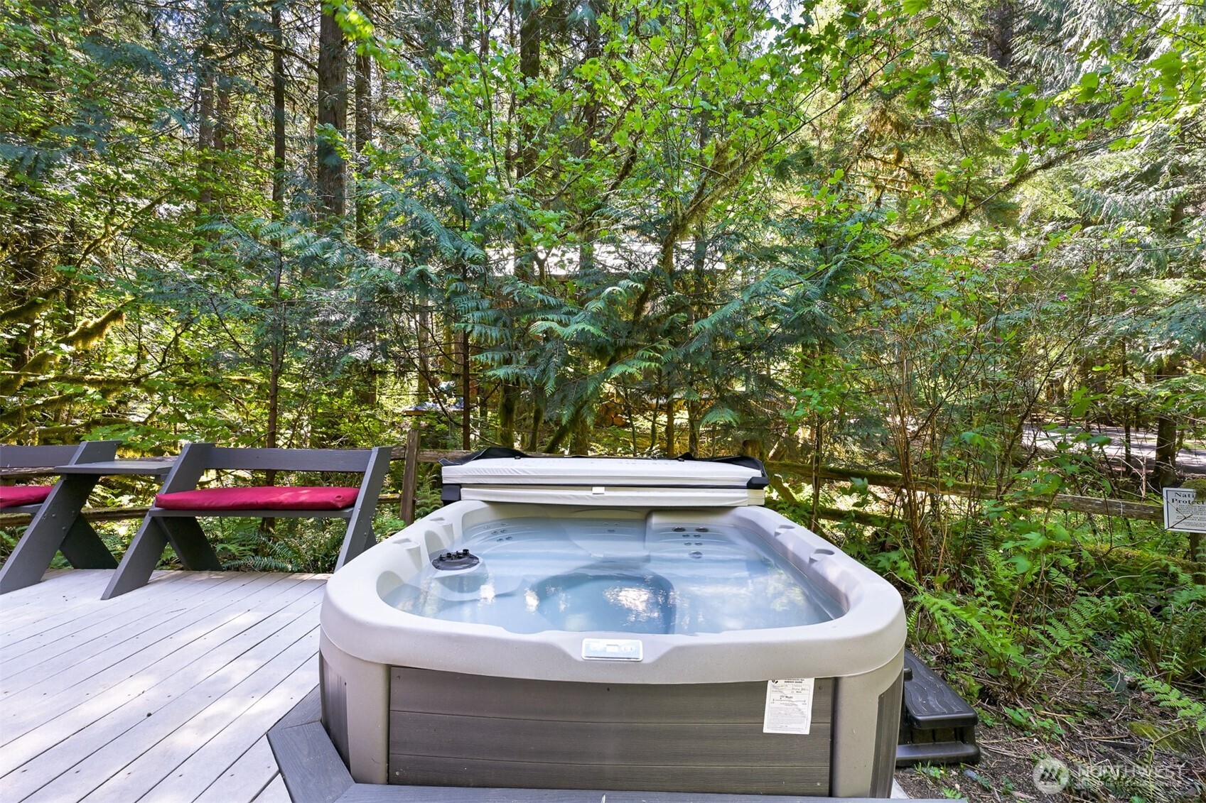 Deming, Washington 98244, United States, 2 Bedrooms Bedrooms, ,2 BathroomsBathrooms,Residential,Active,135779