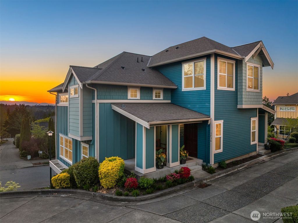 Photo of 1936 17th Avenue NE, Issaquah, WA 98029 (MLS # 2507612)