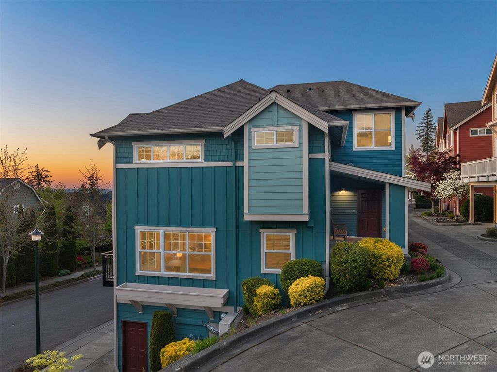 Photo of 1936 17th Avenue NE, Issaquah, WA 98029 (MLS # 2507612)