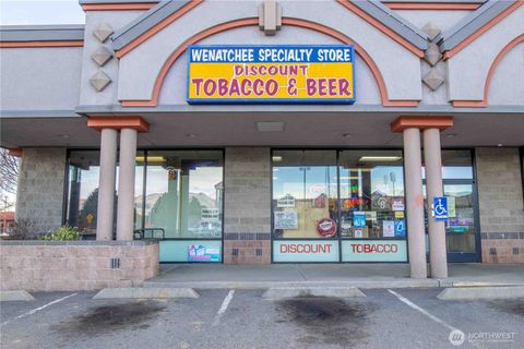 Photo of 1210 N Wenatchee Avenue #K, Wenatchee, WA 98801 (MLS # 2485715)