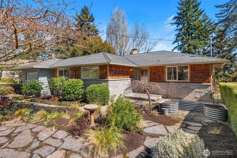 Photo of 11544 24th Avenue NE, Seattle, WA 98125 (MLS # 2499480)