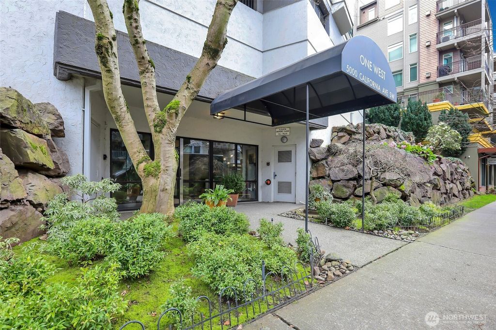 Photo of 5000 California Avenue SW #406, Seattle, WA 98136 (MLS # 2488295)