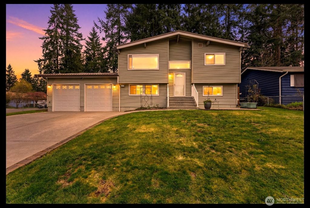 Photo of 14050 91st Place NE, Kirkland, WA 98034 (MLS # 2499462)