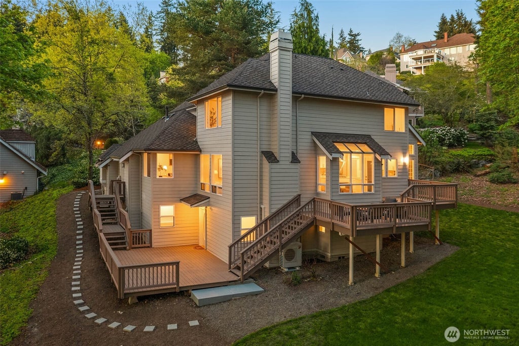Photo of 19221 SE 25th Street, Sammamish, WA 98075 (MLS # 2575870)