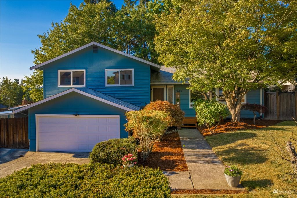 Photo of 1634 S 255th Place, Des Moines, WA 98198 (MLS # 1986145)