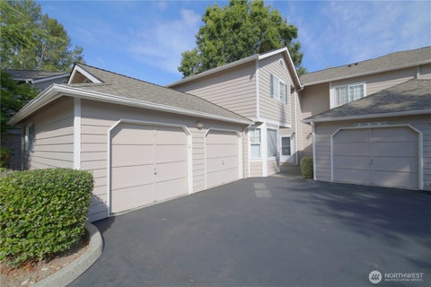 Photo of 7202 NE 171st Lane, Kenmore, WA 98028 (MLS # 2578957)