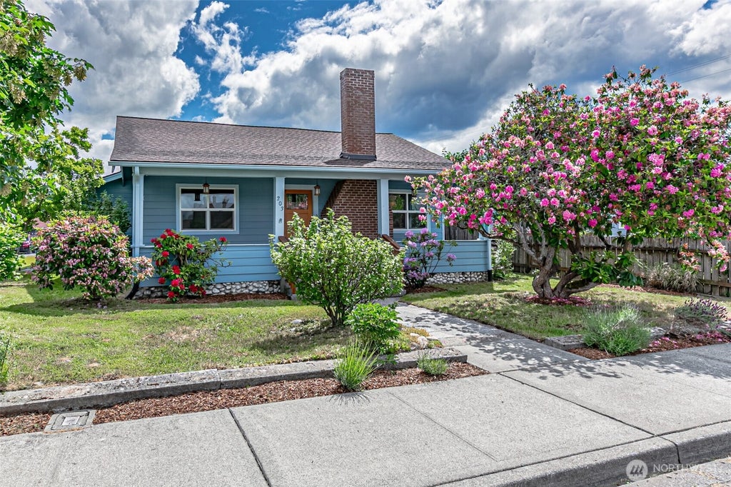 Photo of 203 Orchard Avenue N, Eatonville, WA 98328 (MLS # 2532691)