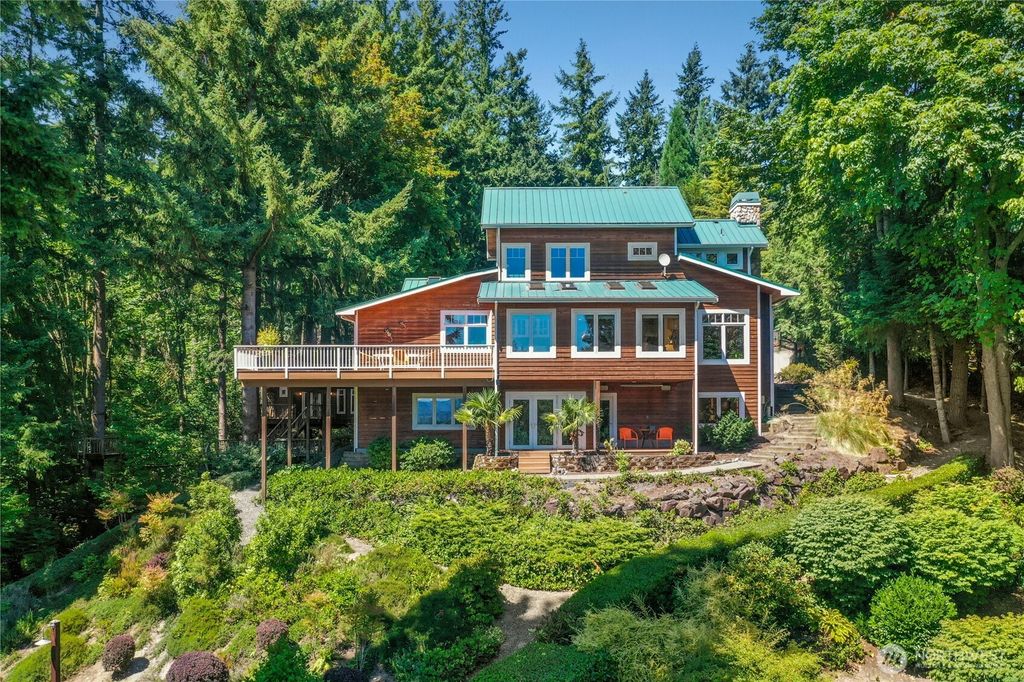 Photo of 21269 SE 40th Street, Sammamish, WA 98075 (MLS # 2415614)