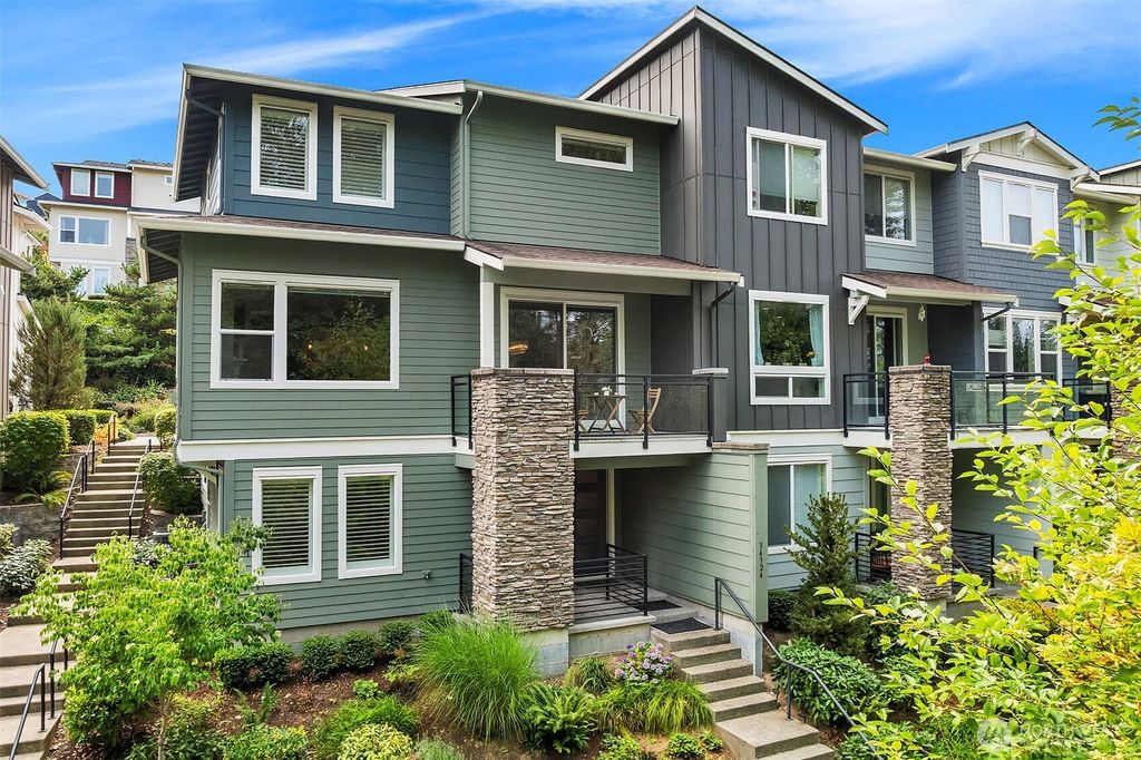 Photo of 34324 SE Graves Street, Snoqualmie, WA 98065 (MLS # 2434939)