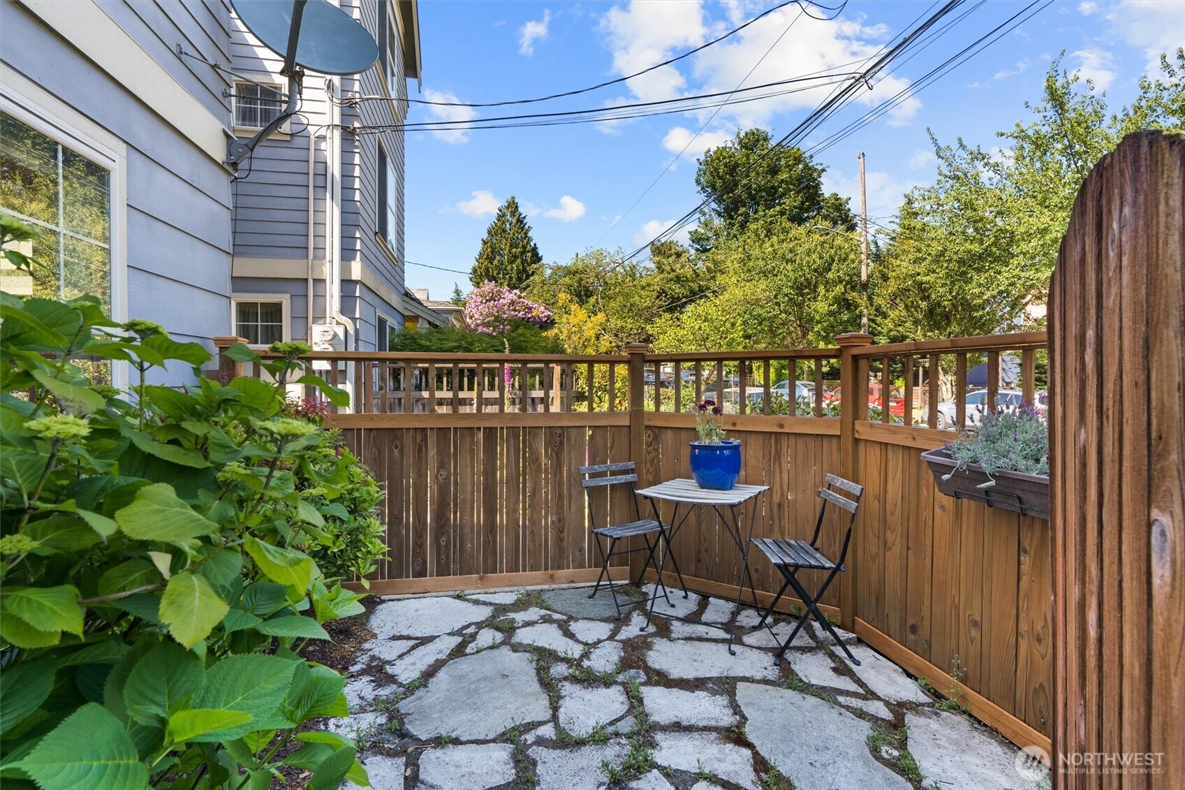 Seattle, Washington 98122, United States, 3 Bedrooms Bedrooms, ,4 BathroomsBathrooms,Residential,Pending,140152