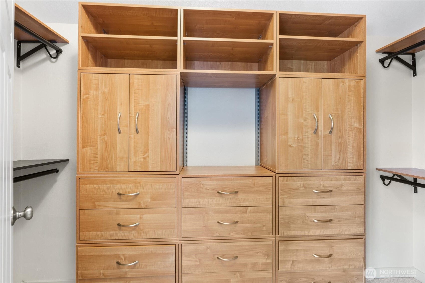 Seattle, Washington 98122, United States, 3 Bedrooms Bedrooms, ,4 BathroomsBathrooms,Residential,Pending,140152