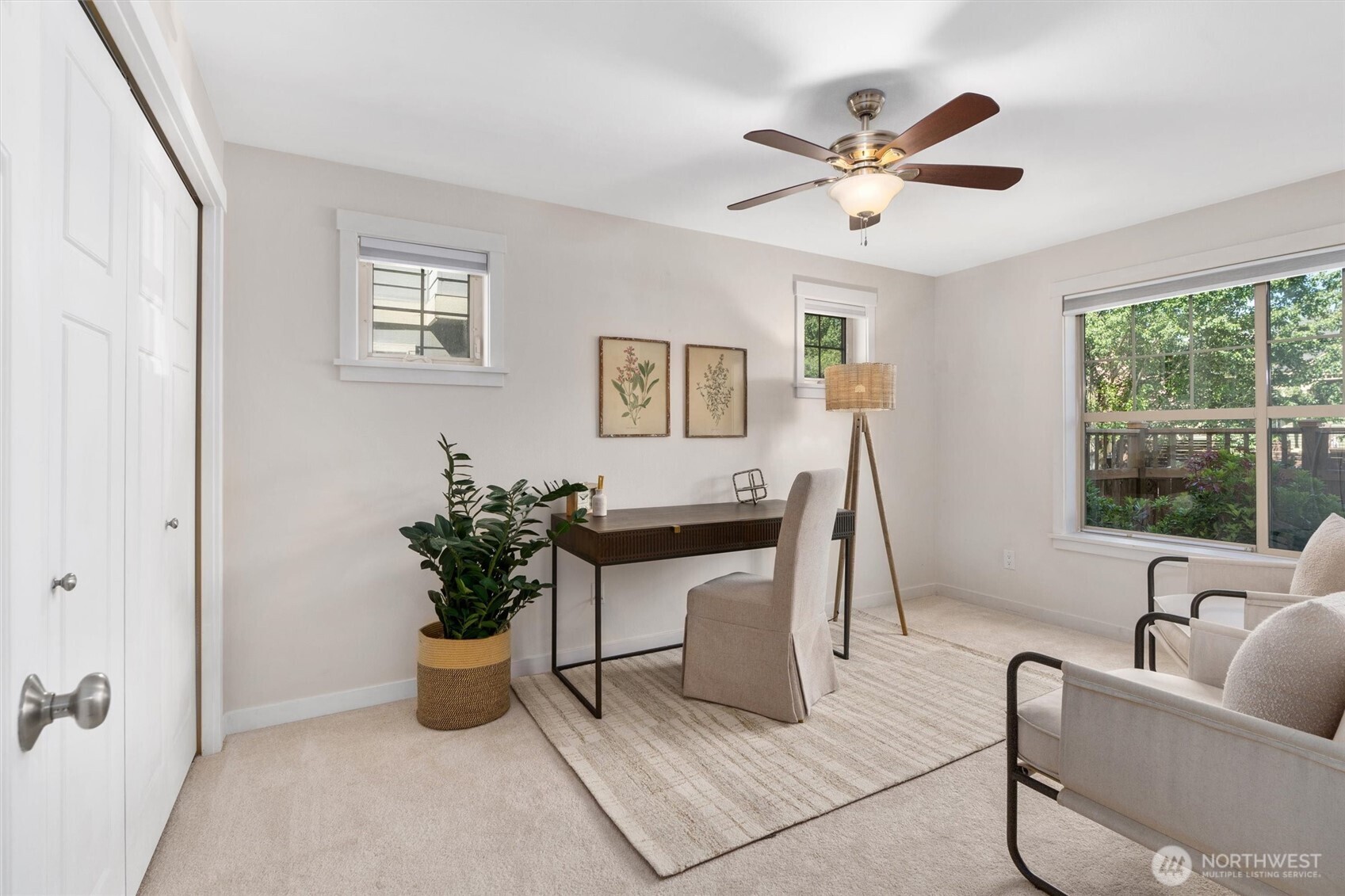 Seattle, Washington 98122, United States, 3 Bedrooms Bedrooms, ,4 BathroomsBathrooms,Residential,Pending,140152