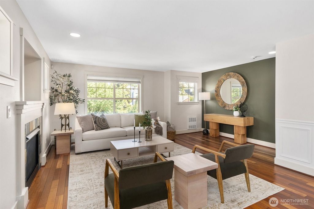 Photo of 403 21st Avenue, Seattle, WA 98122 (MLS # 2375594)