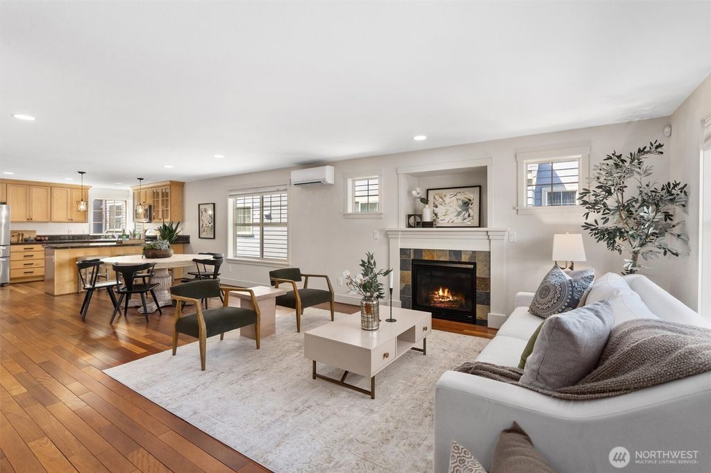 Photo of 403 21st Avenue, Seattle, WA 98122 (MLS # 2375594)