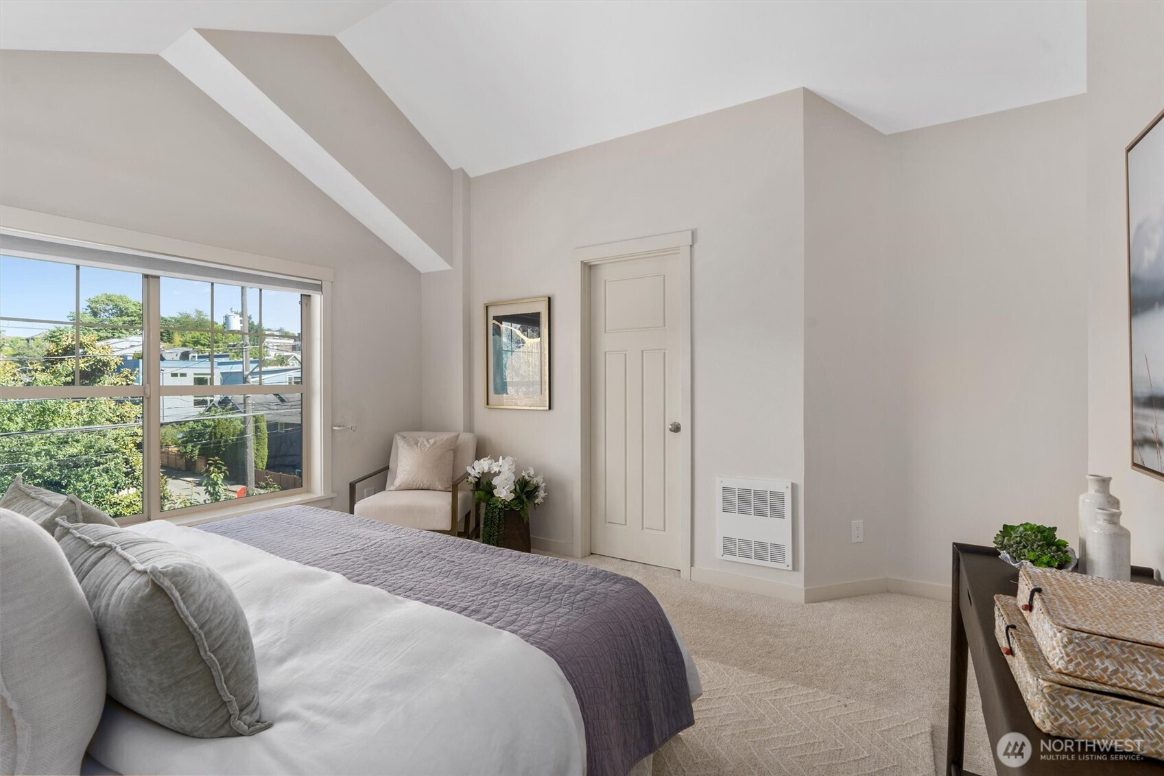 Seattle, Washington 98122, United States, 3 Bedrooms Bedrooms, ,4 BathroomsBathrooms,Residential,Pending,140152