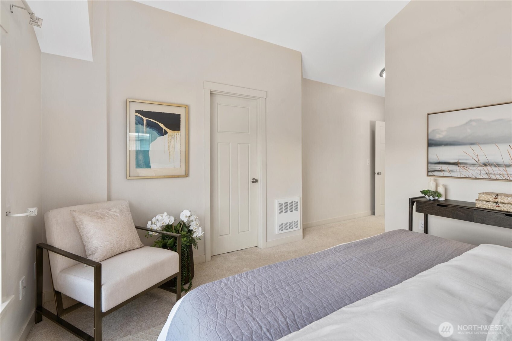 Seattle, Washington 98122, United States, 3 Bedrooms Bedrooms, ,4 BathroomsBathrooms,Residential,Pending,140152