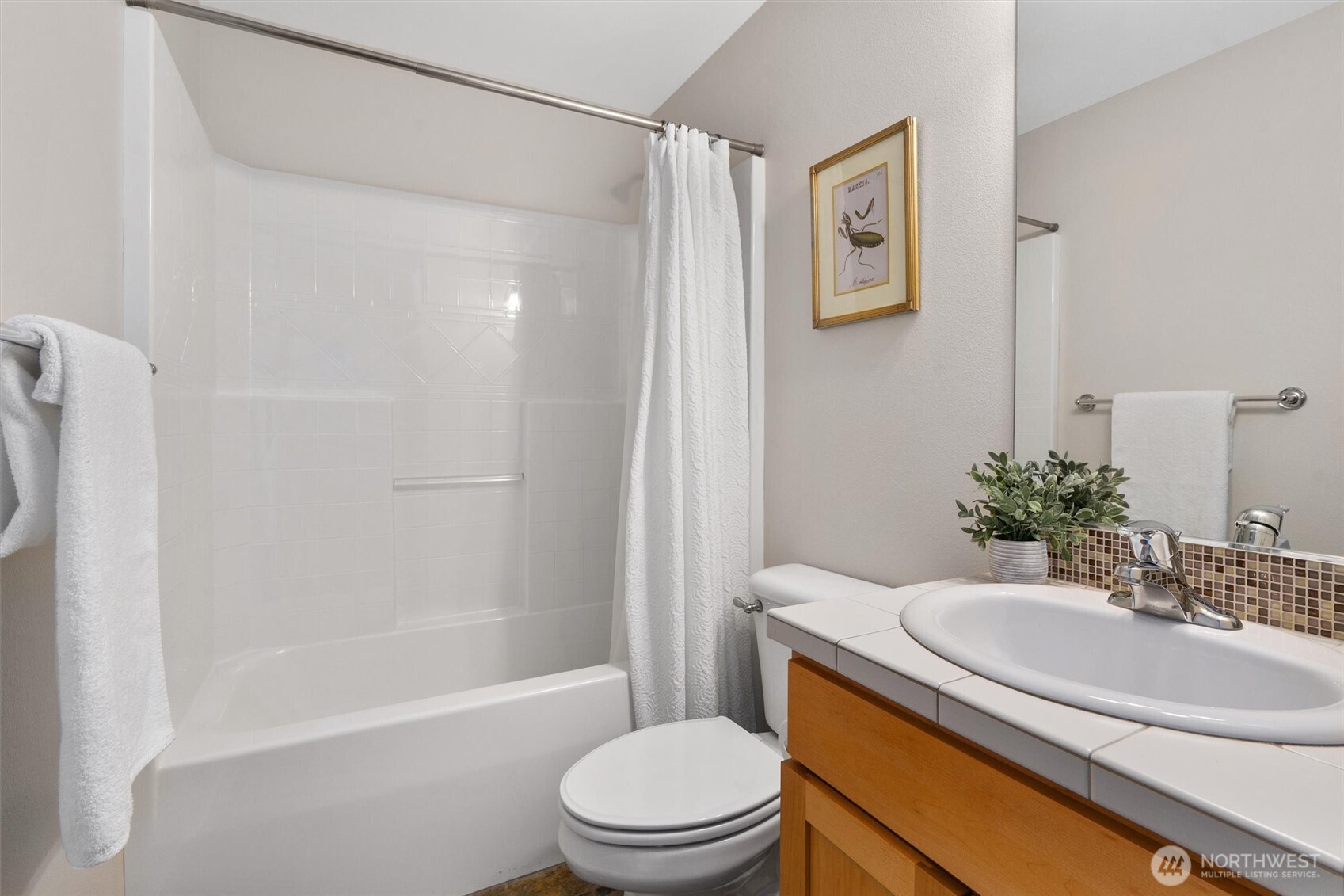 Seattle, Washington 98122, United States, 3 Bedrooms Bedrooms, ,4 BathroomsBathrooms,Residential,Pending,140152