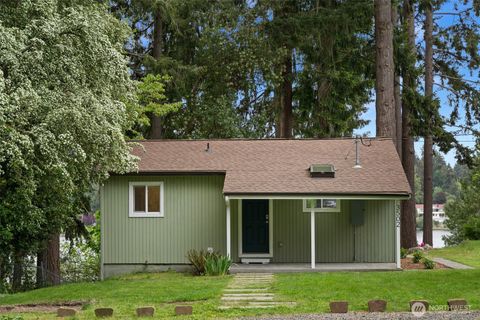 Photo of 3502 Long Lake Drive SE, Lacey, WA 98503 (MLS # 2520662)
