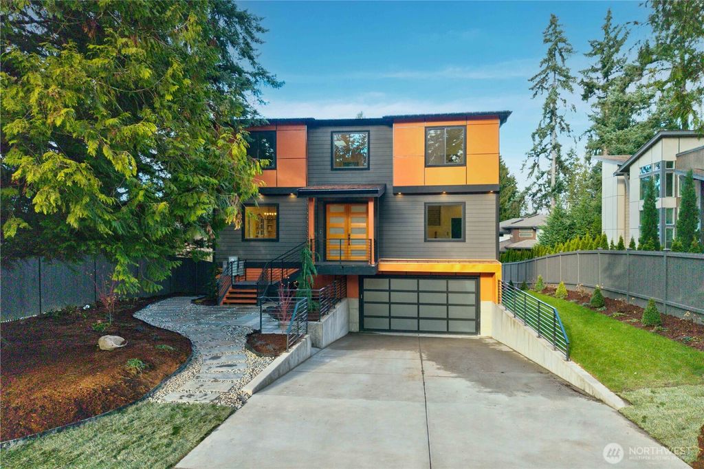 Photo of 12226 NE 70th Street, Kirkland, WA 98033 (MLS # 2458333)