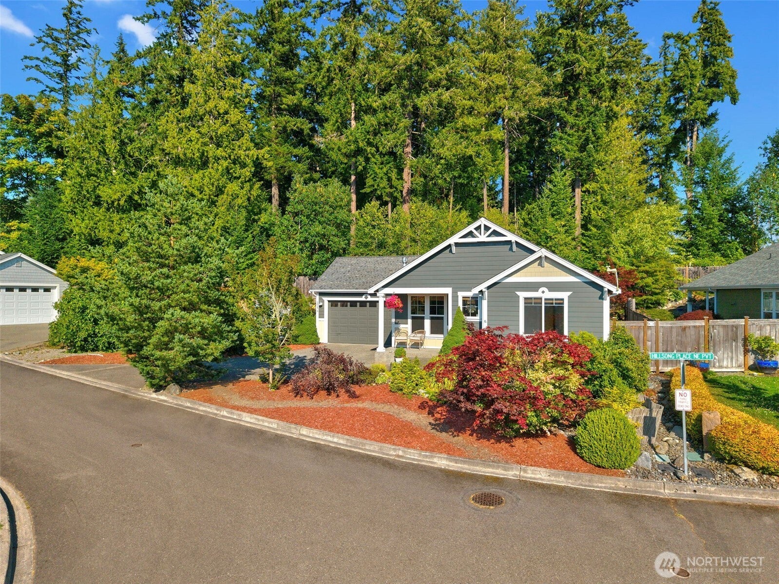 20276 Hillsong Place NE