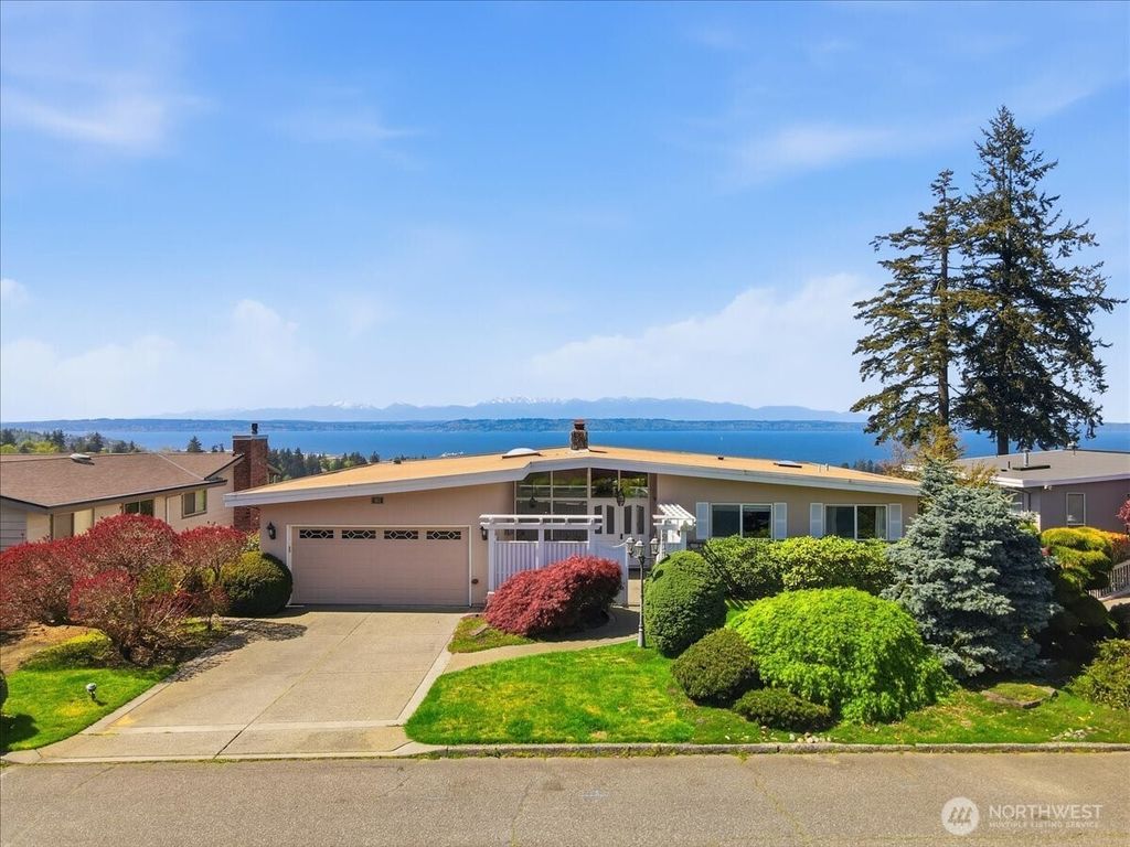 Photo of 911 12th Avenue N, Edmonds, WA 98020 (MLS # 2514745)