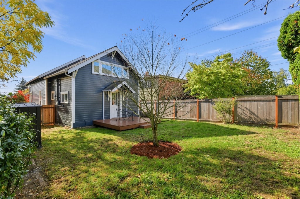 Photo of 852 NW 62nd Street, Seattle, WA 98107 (MLS # 2595528)