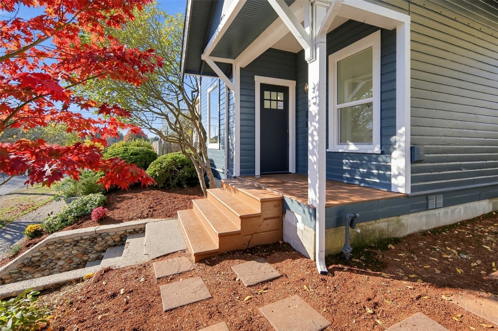 Photo of 852 NW 62nd Street, Seattle, WA 98107 (MLS # 2595528)