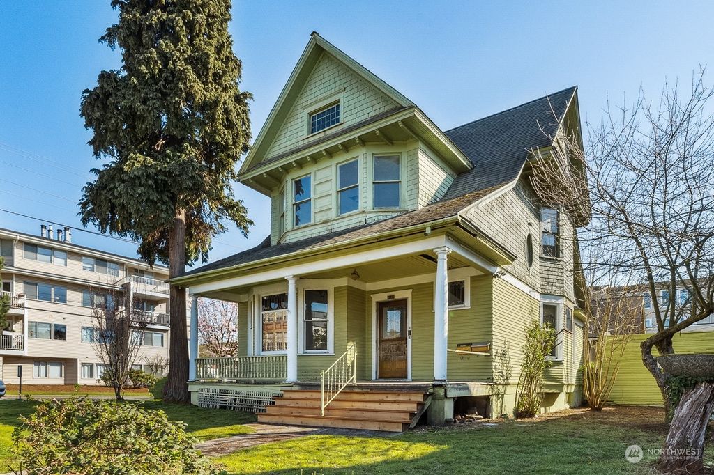 Photo of 3840 Linden Avenue N, Seattle, WA 98103 (MLS # 2259231)