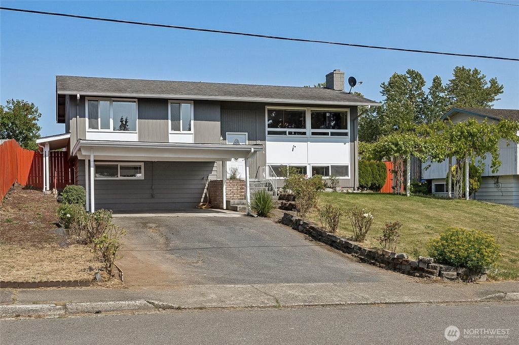Photo of 29126 23rd Place S, Federal Way, WA 98003 (MLS # 2383088)