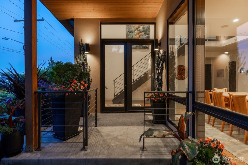 Photo of 719 99th Avenue NE, Bellevue, WA 98004 (MLS # 2511596)