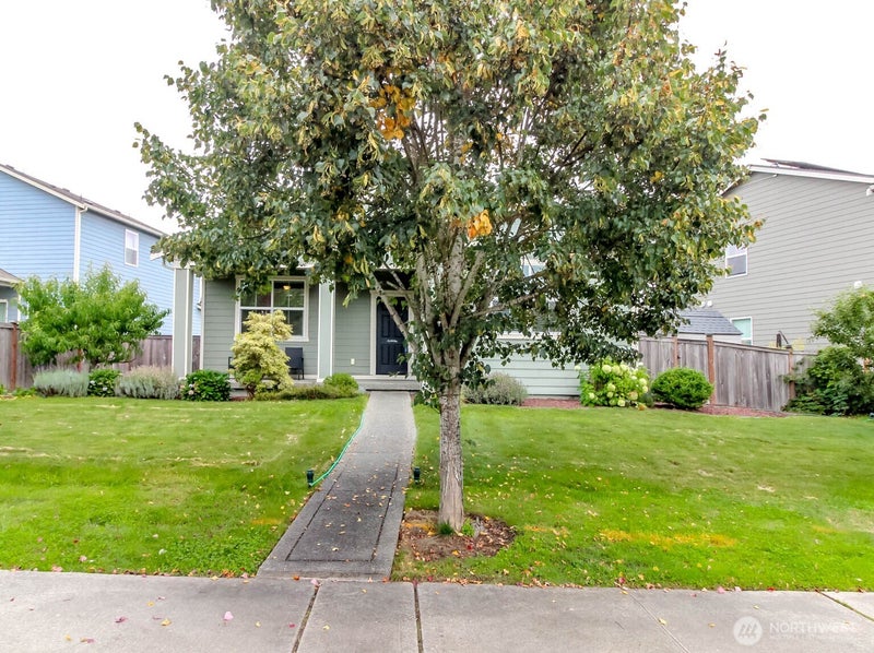 1909 195th Street Ct E