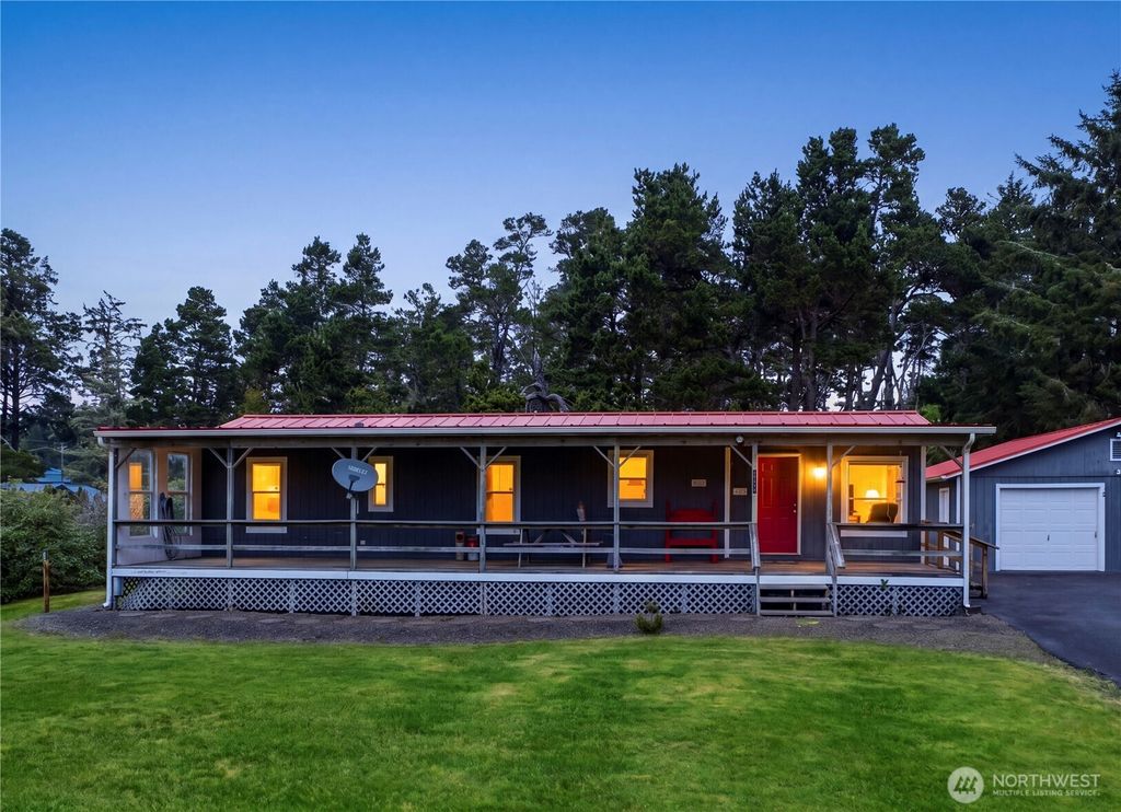 Photo of 1507 227th Place, Ocean Park, WA 98640 (MLS # 2518406)