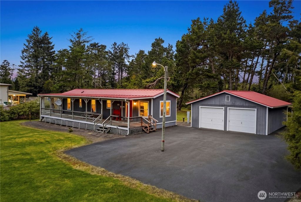 Photo of 1507 227th Place, Ocean Park, WA 98640 (MLS # 2518406)