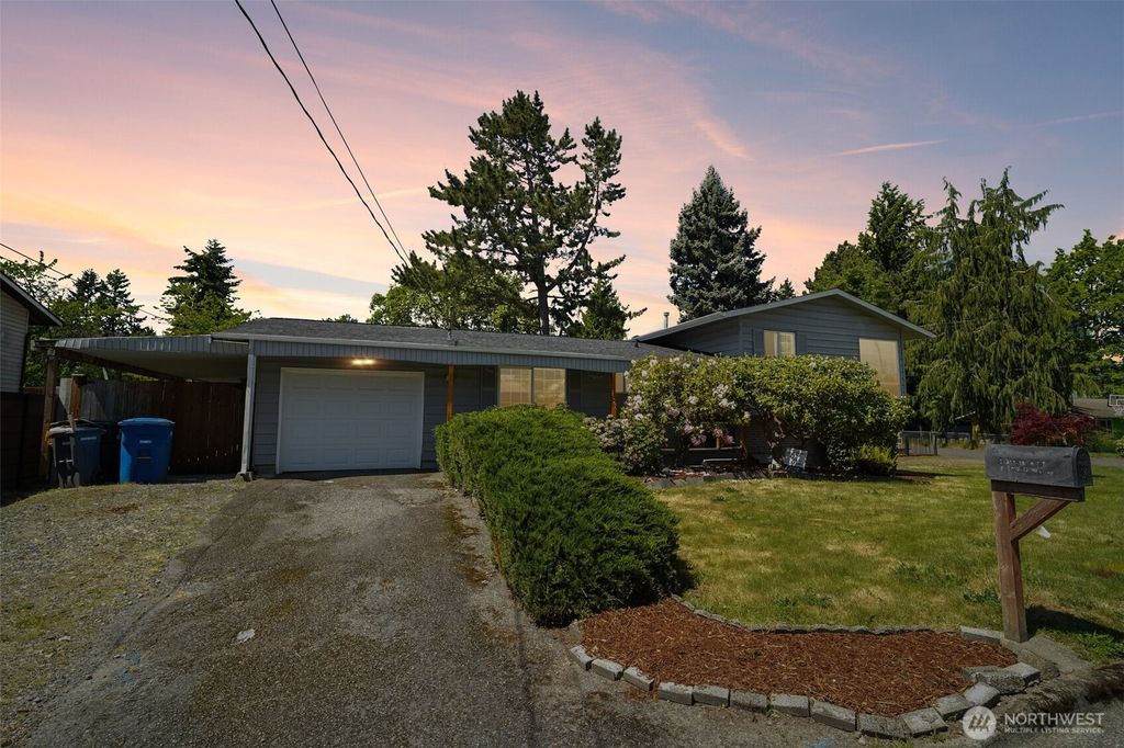 Photo of 26307 20th Avenue S, Des Moines, WA 98198 (MLS # 2529695)