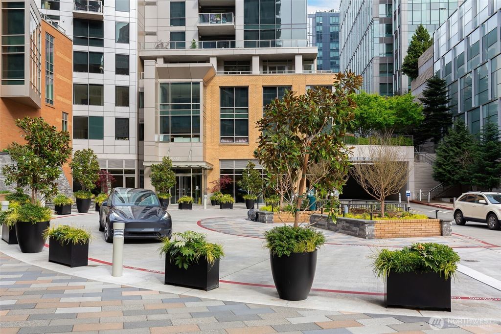 Photo of 10650 NE 9th Place #522, Bellevue, WA 98004 (MLS # 2359421)