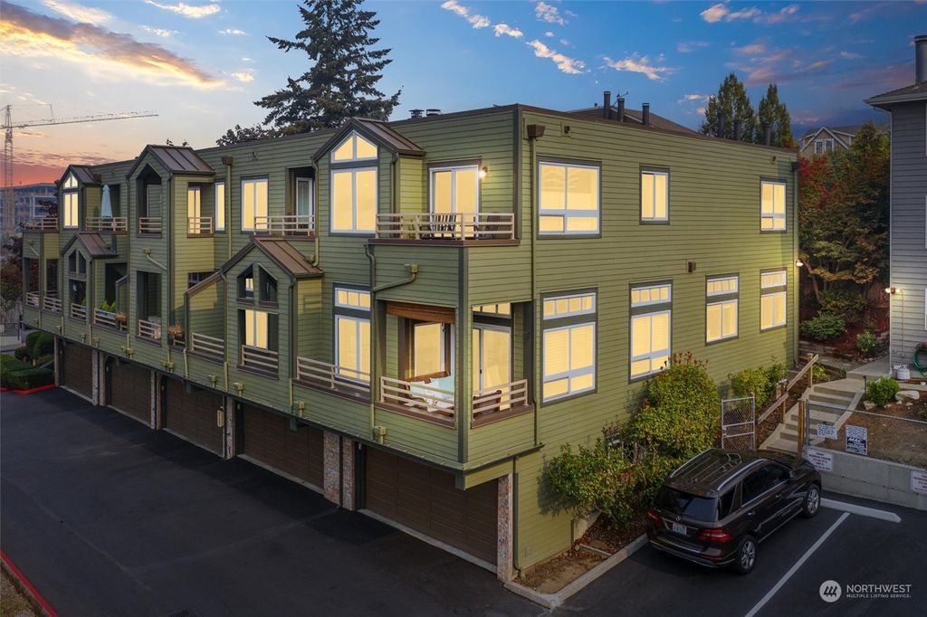 Photo of 335 2nd Avenue S #115, Kirkland, WA 98033 (MLS # 2008260)
