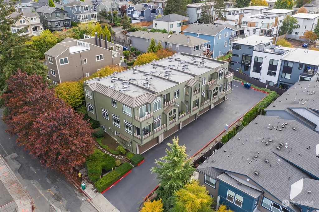 Photo of 335 2nd Avenue S #115, Kirkland, WA 98033 (MLS # 2008260)