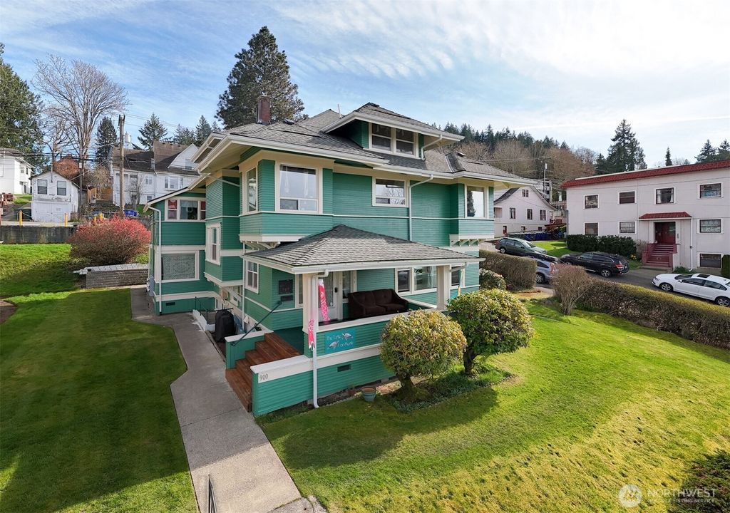 Photo of 900 N Garden St, Bellingham, WA 98225 (MLS # 2499728)